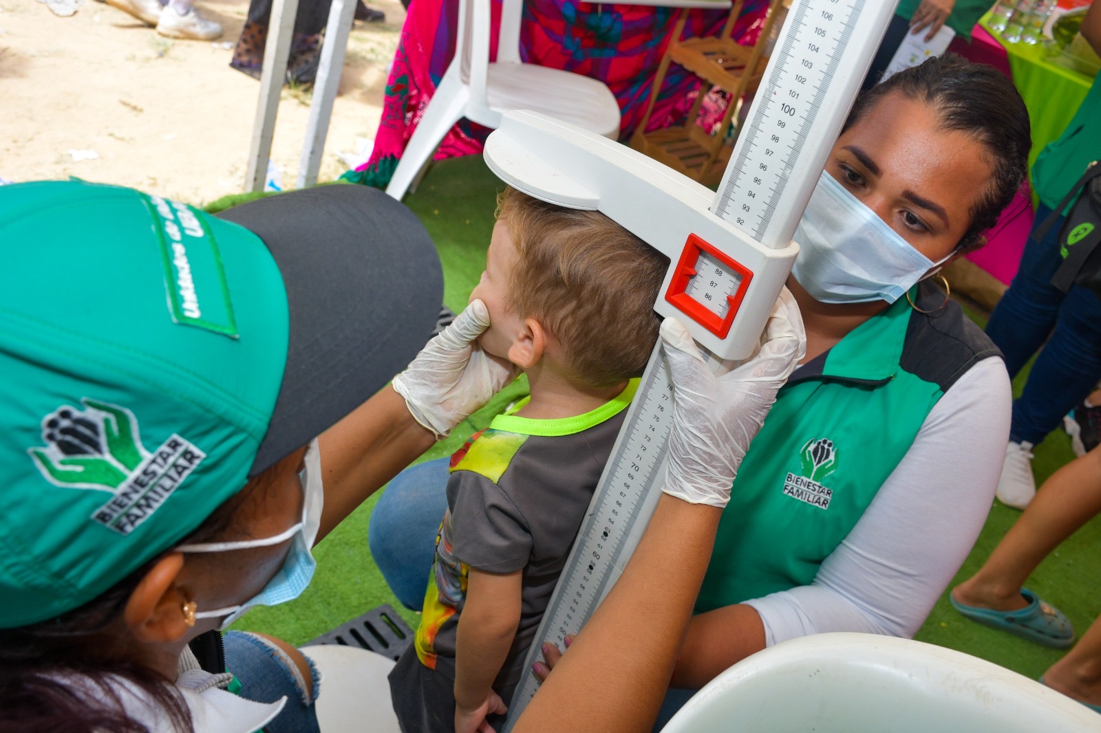 En los municipios de Riohacha y Uribia en La Guajira el Instituto Colombiano de Bienestar Familiar (ICBF) presentó a la ciudadanía las labores que realiza para garantizar los derechos de las niñas, niños, adolescentes, jóvenes y sus familias, durante la f En los municipios de Riohacha y Uribia en La Guajira el Instituto Colombiano de Bienestar Familiar (ICBF) presentó a la ciudadanía las labores que realiza para garantizar los derechos de las niñas, niños, adolescentes, jóvenes y sus familias, durante la f