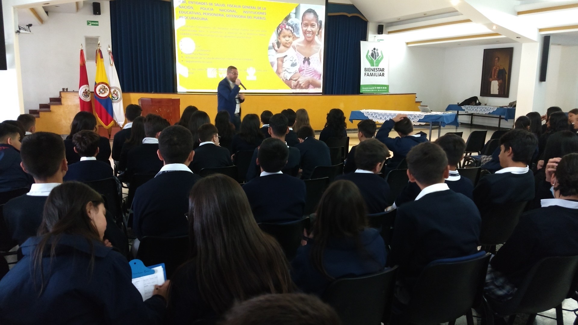 Bienestar Familiar fortalece entornos protectores en los colegios de Bogotá Bienestar Familiar fortalece entornos protectores en los colegios de Bogotá