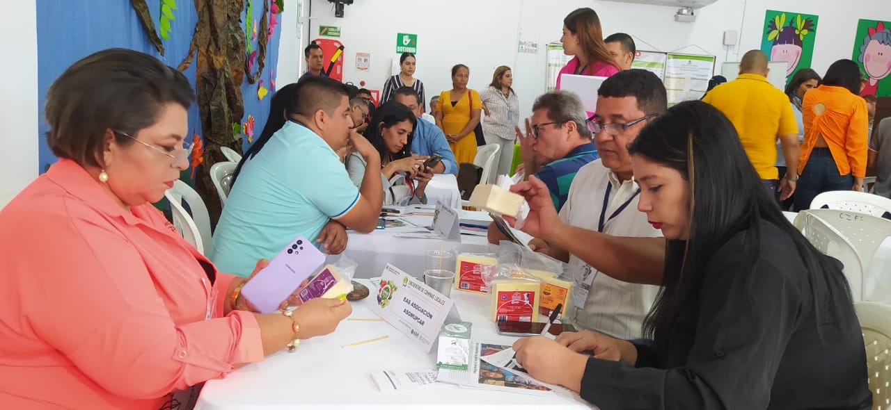 Pequeños productores en Caquetá firmaron acuerdos con el ICBF