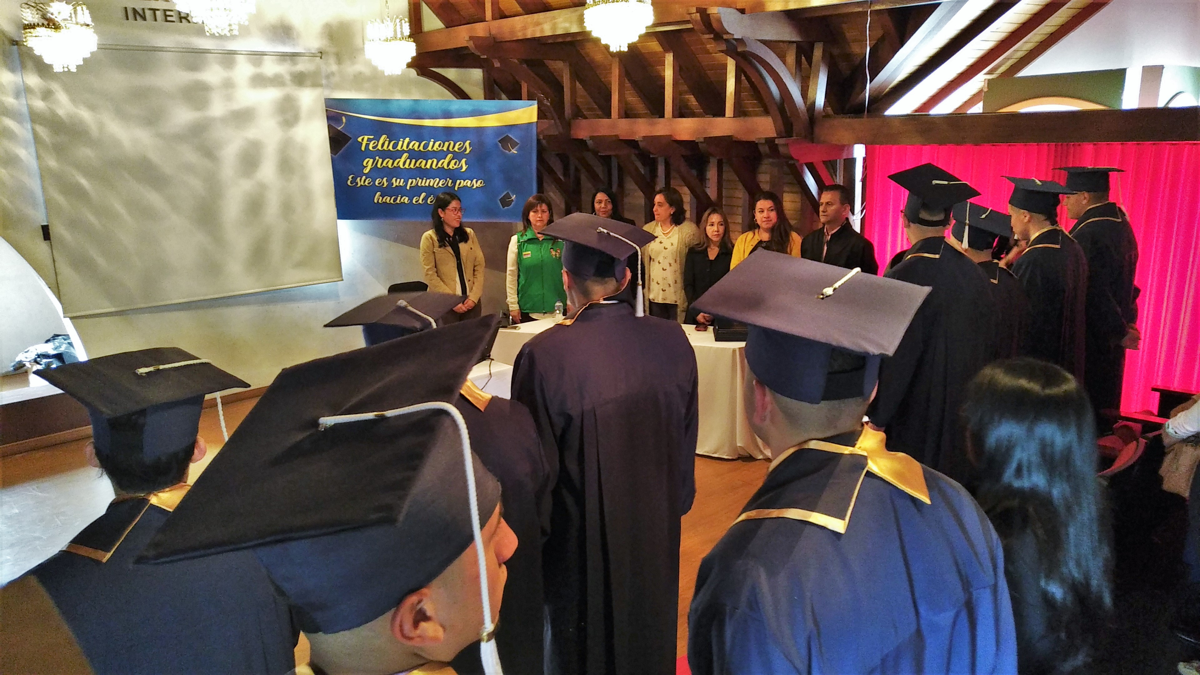 Adolescentes del Sistema de Responsabilidad Penal del ICBF se gradúan como bachilleres en Bogotá