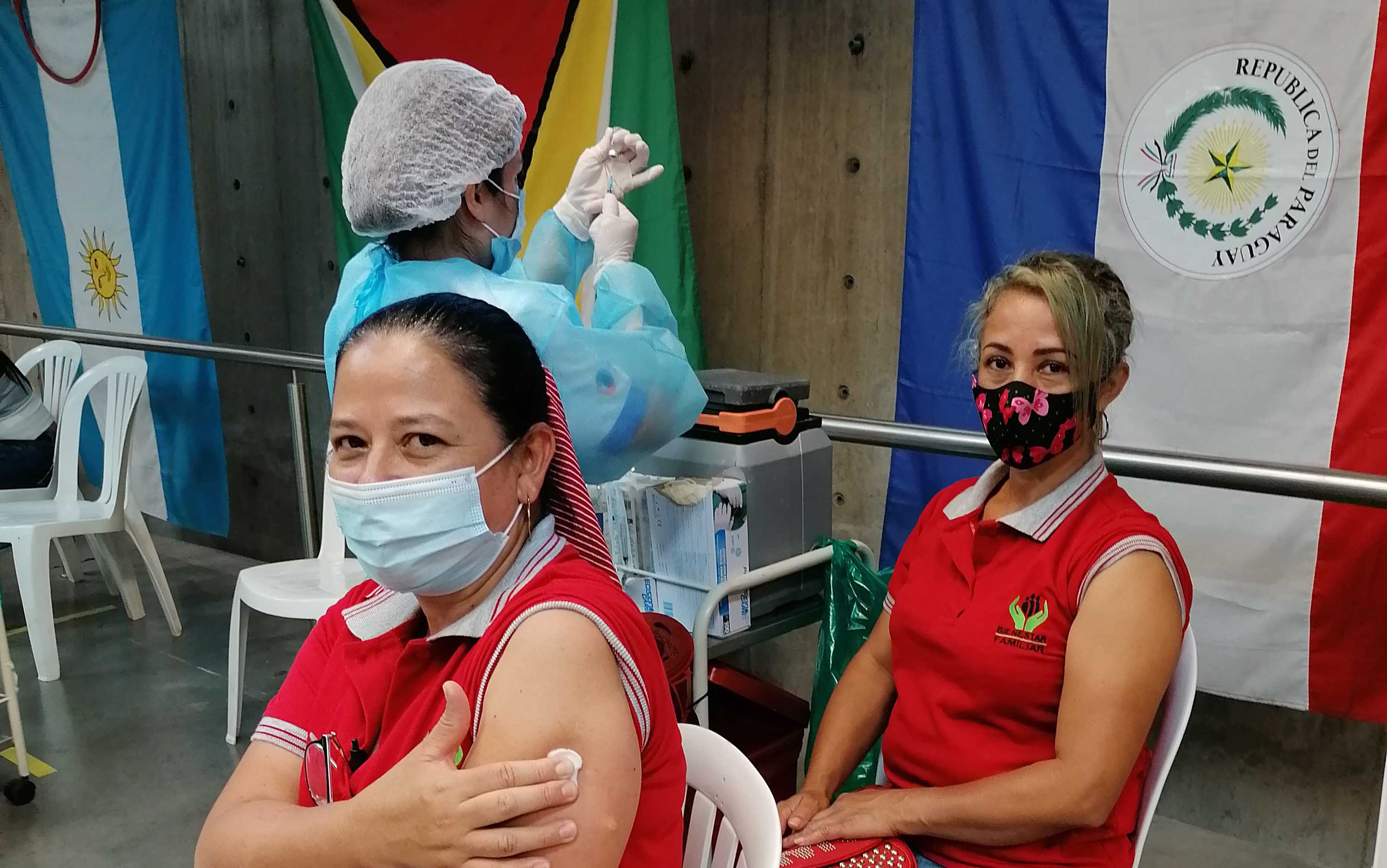 Madres comunitarias y agentes educativos del ICBF Valle del Cauca le cumplieron al piloto de vacunación 