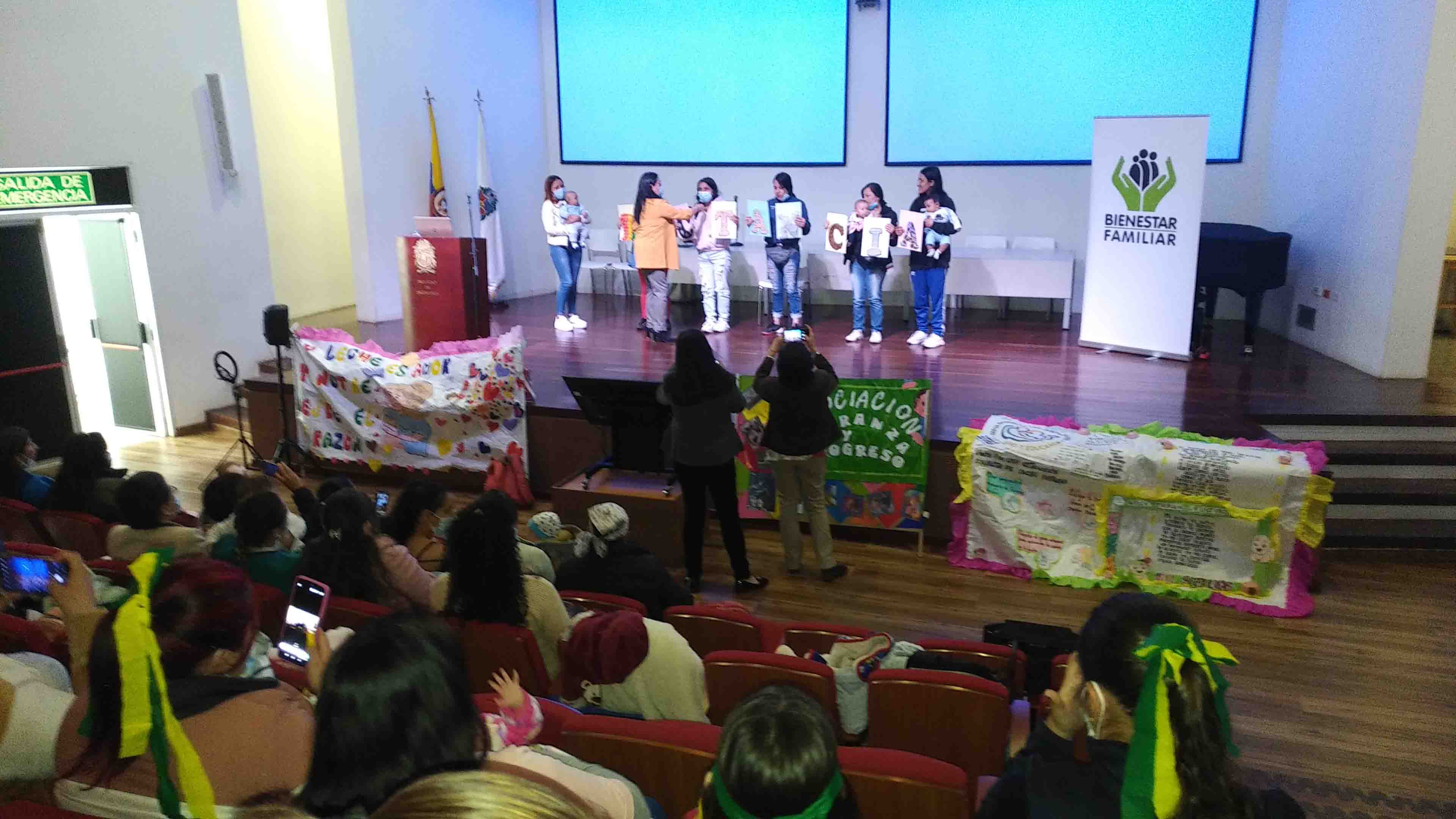 ICBF promueve la lactancia materna entre las familias de Bogotá ICBF promueve la lactancia materna entre las familias de Bogotá