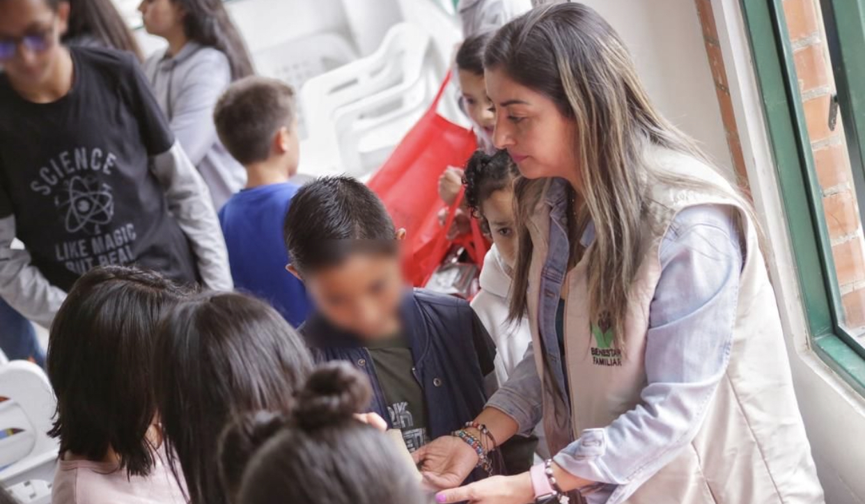 Niñas, niños y adolescentes bajo protección en Cundinamarca recibieron regalos de Servientrega Niñas, niños y adolescentes bajo protección en Cundinamarca recibieron regalos de Servientrega