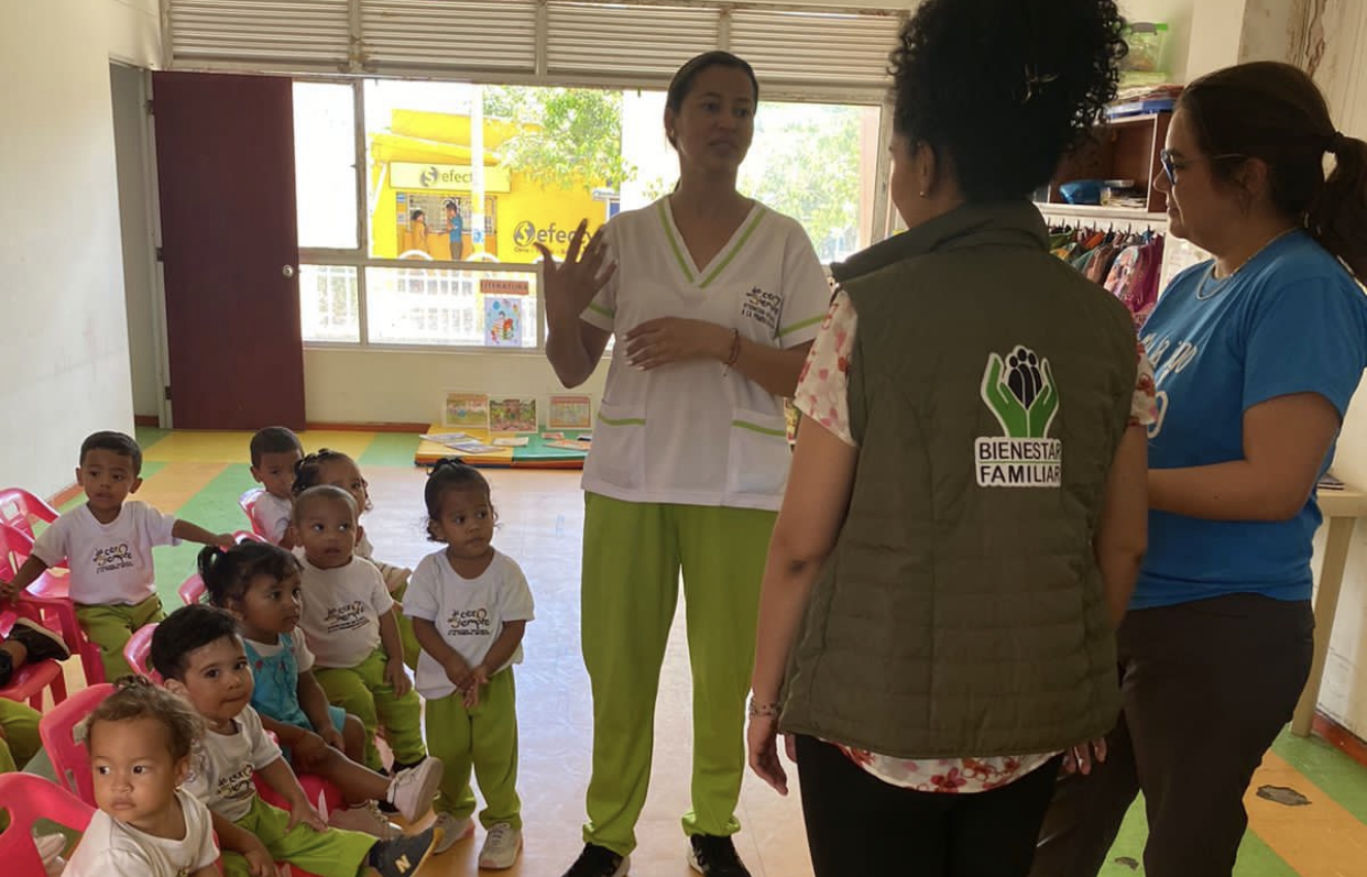 Subdirectora del ICBF recorre La Guajira para verificar atención a la niñez migrante