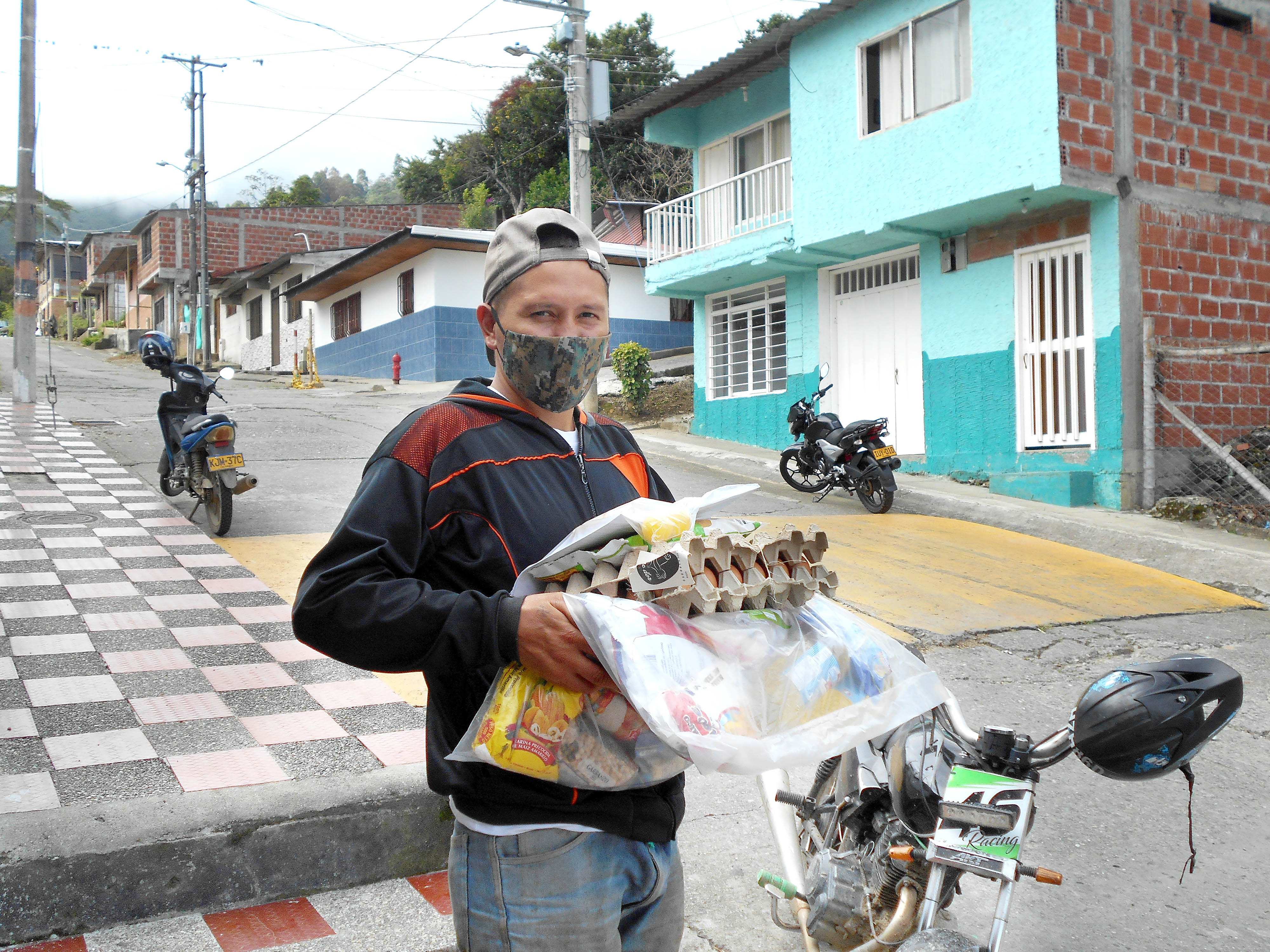 ICBF presentó su oferta de servicios durante Mesa Pública en Calarcá ICBF presentó su oferta de servicios durante Mesa Pública en Calarcá
