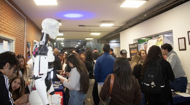 Bienestar Familiar impulsa proyectos de vida de adolescentes y jóvenes con feria universitaria en Bogotá