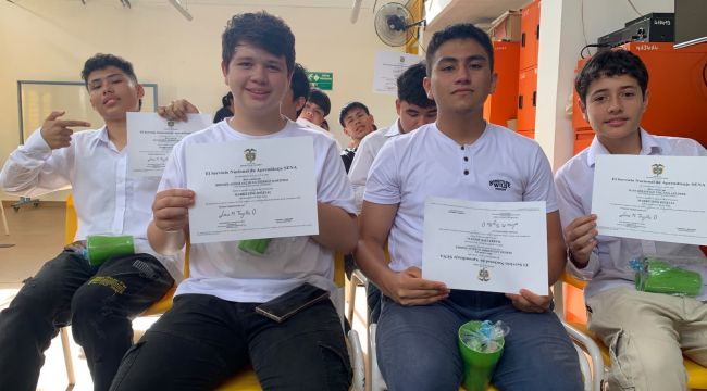 ICBF y SENA fortalecen habilidades digitales de adolescentes en Huila