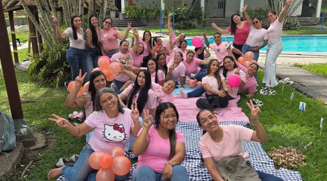 Maestras de educación inicial son honradas y reconocidas con hechos