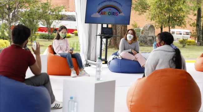 Los jóvenes relatan: “Espacios de participación, un lugar para crecer” Los jóvenes relatan: “Espacios de participación, un lugar para crecer”