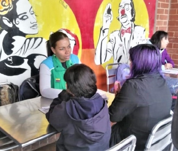 ICBF escucha y orienta a familias en colegios de Bogotá ICBF escucha y orienta a familias en colegios de Bogotá
