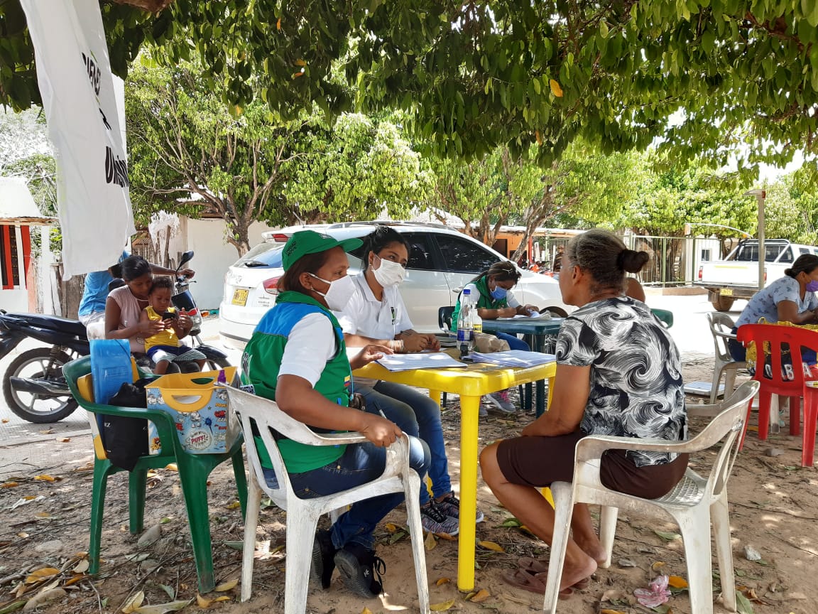 Unidades Móviles del ICBF atienden a 178 familias afectadas por vendaval en Tamalameque (Cesar)