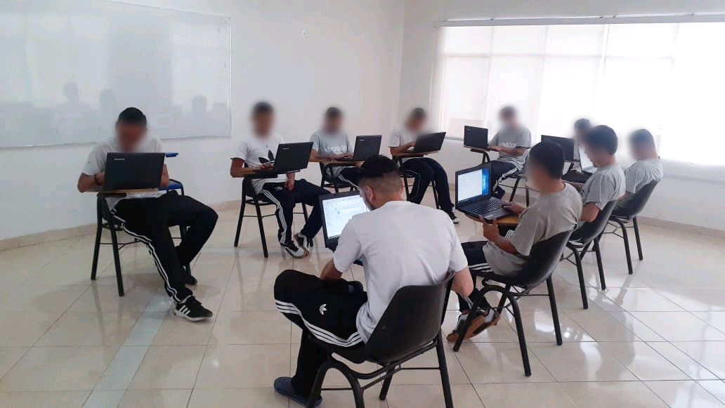 ICBF facilita a adolescentes y jóvenes del Sistema de Responsabilidad Penal las visitas virtuales con sus familias ICBF facilita a adolescentes y jóvenes del Sistema de Responsabilidad Penal las visitas virtuales con sus familias