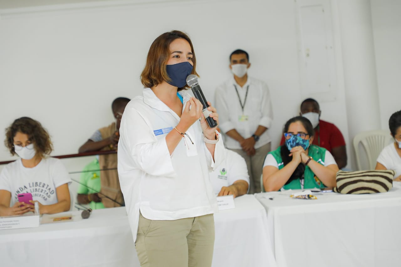 Directora de ICBF finalizó en Buenaventura jornada de trabajo por el Pacífico colombiano Directora de ICBF finalizó en Buenaventura jornada de trabajo por el Pacífico colombiano