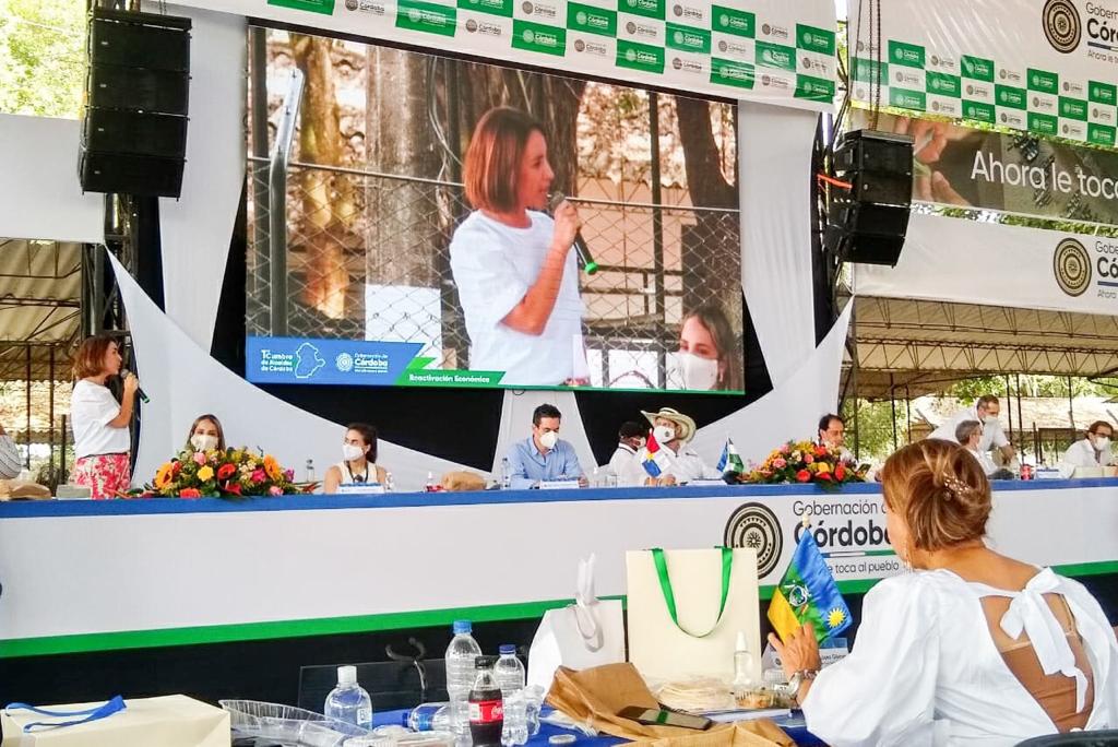 Directora ICBF firmó Pacto por los niños, niñas y adolescentes cordobeses durante Cumbre de Alcaldes Directora ICBF firmó Pacto por los niños, niñas y adolescentes cordobeses durante Cumbre de Alcaldes