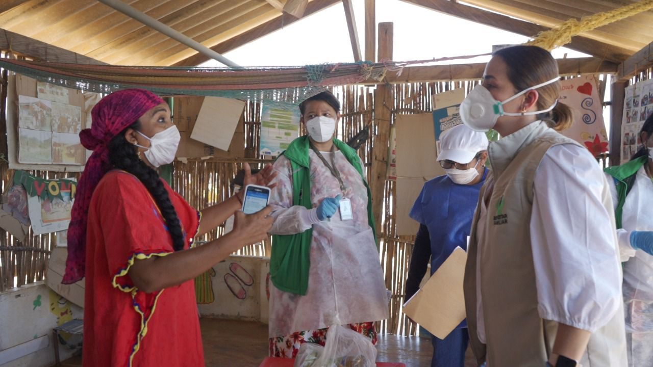 La Directora General del Instituto Colombiano de Bienestar Familiar (ICBF), Lina Arbeláez, visita hoy el departamento de La Guajira para verificar la atención que brinda la entidad a los niños, niñas y adolescentes de la región, principalmente aquellas ac La Directora General del Instituto Colombiano de Bienestar Familiar (ICBF), Lina Arbeláez, visita hoy el departamento de La Guajira para verificar la atención que brinda la entidad a los niños, niñas y adolescentes de la región, principalmente aquellas ac