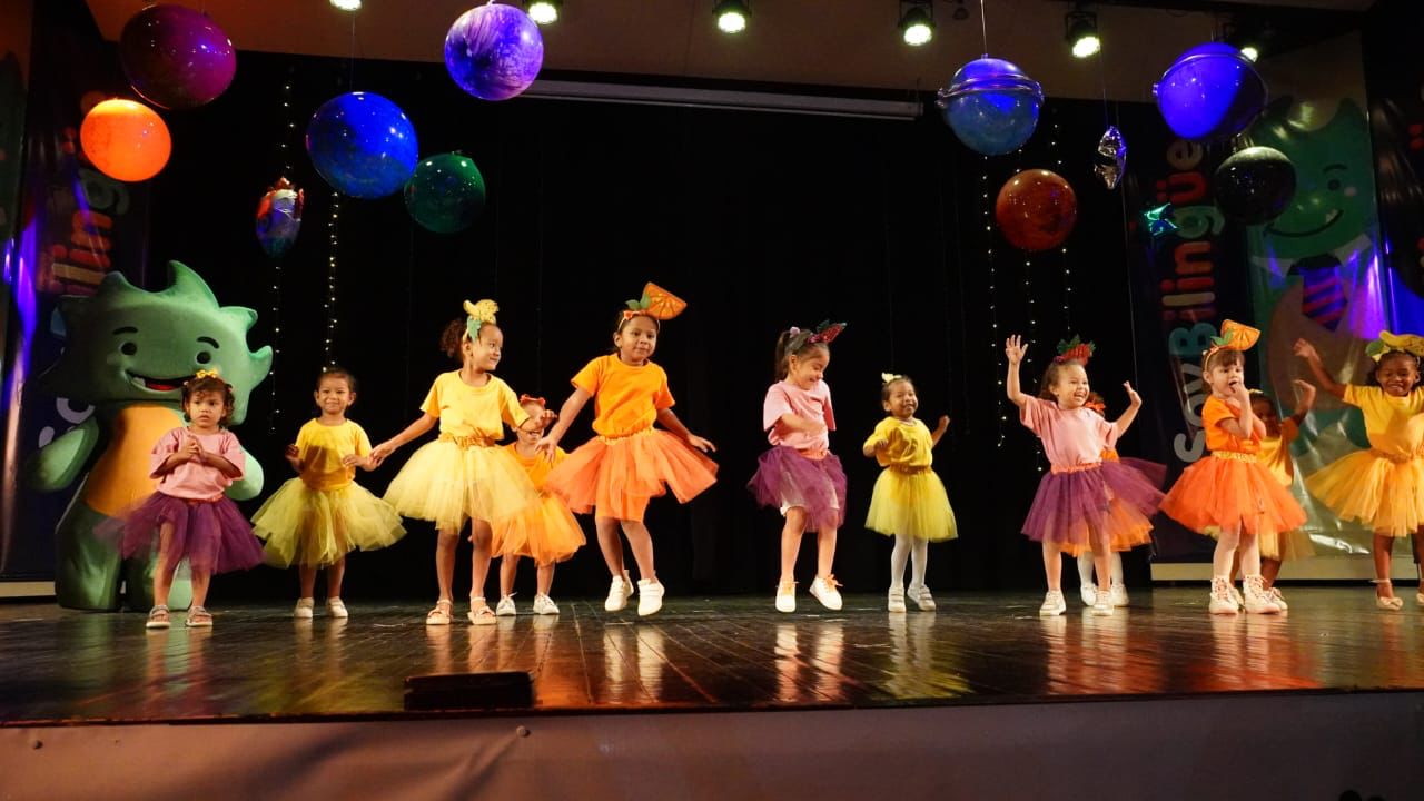 Más de 1100 niñas y niños de primera infancia en Barranquilla recibieron formación en bilingüismo Más de 1100 niñas y niños de primera infancia en Barranquilla recibieron formación en bilingüismo
