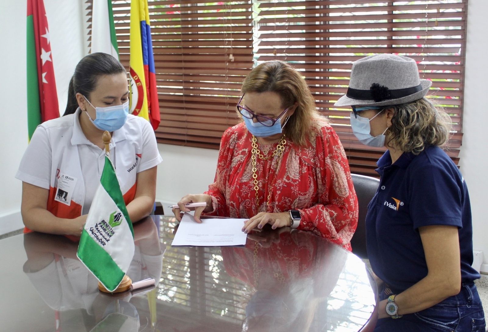 ICBF firma alianza con World Vision para beneficiar a la primera infancia en Santander ICBF firma alianza con World Vision para beneficiar a la primera infancia en Santander