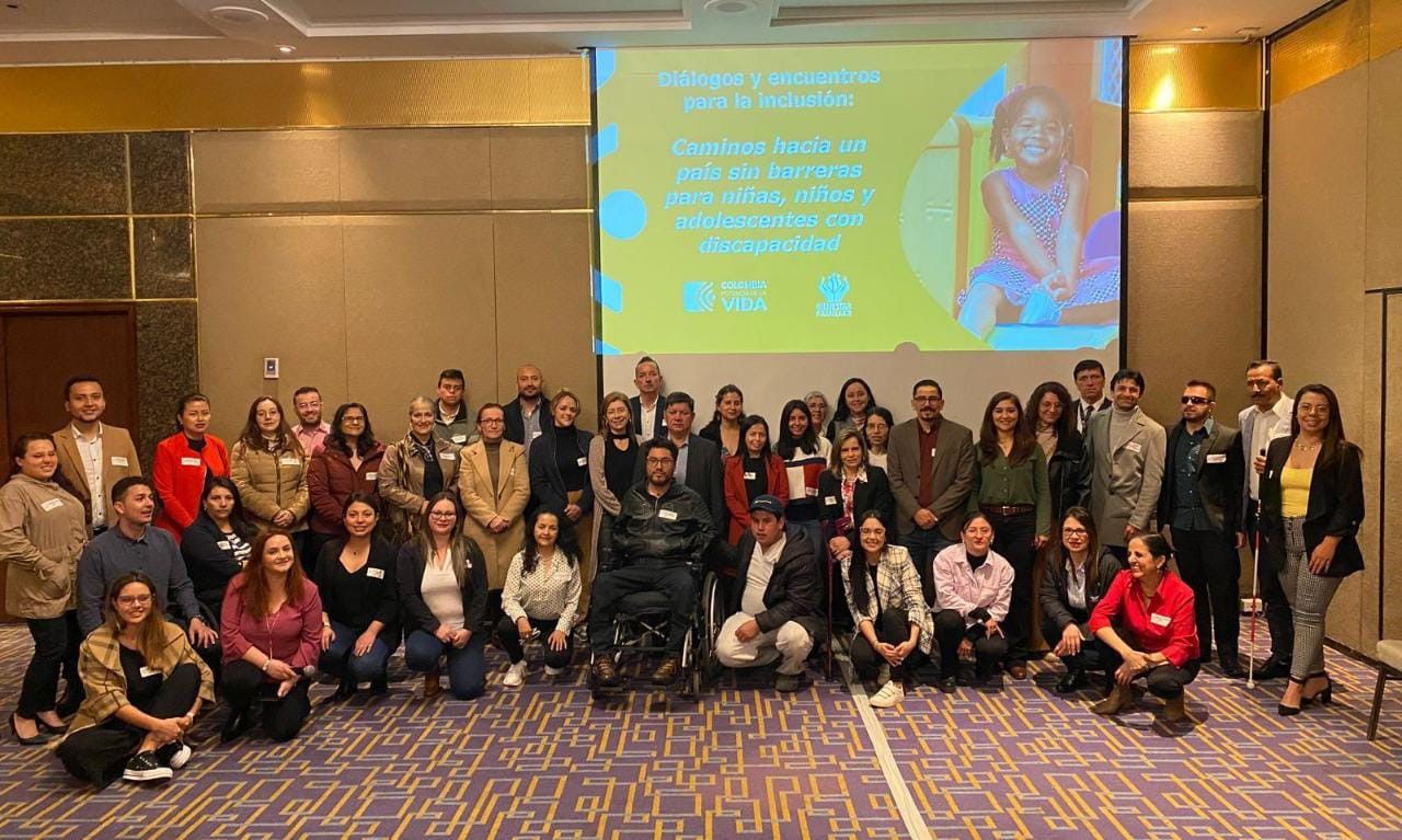 Diálogos para la inclusión por un país sin barreras para la niñez con discapacidad Diálogos para la inclusión por un país sin barreras para la niñez con discapacidad